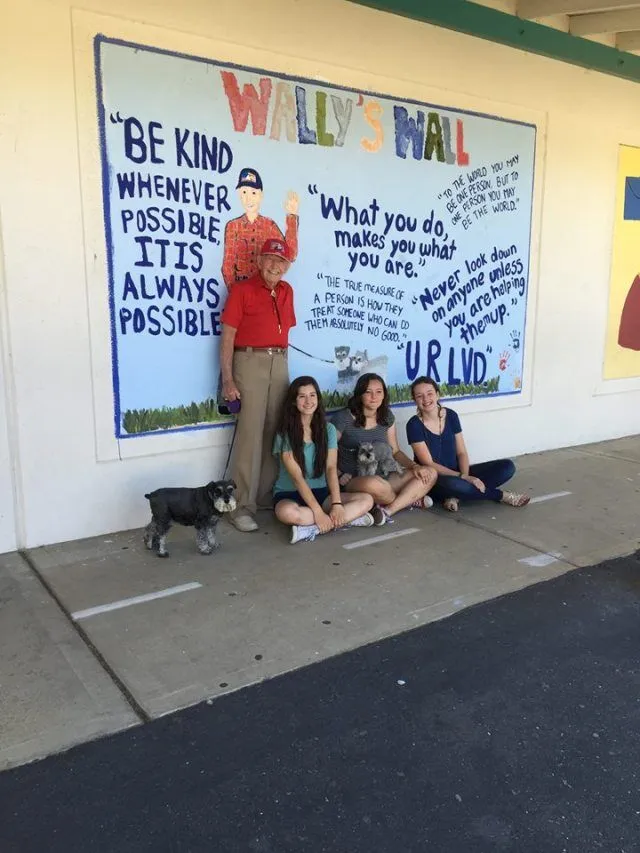 Wally Richardson Talks To Girl At School, Mom Stunned After Meeting Him