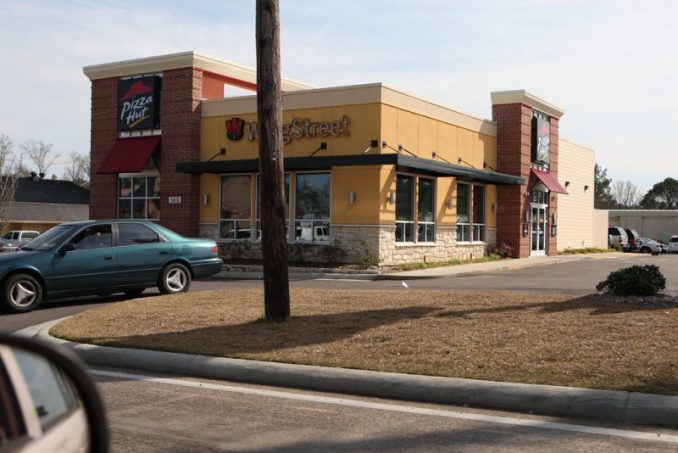 Paige Martin Forced To Leave Pizza Hut For Openly Breastfeeding