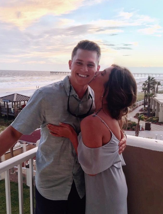 Arika Stovall Couple Crushed In Mangled Truck Woman Spots Smiling Man At Window